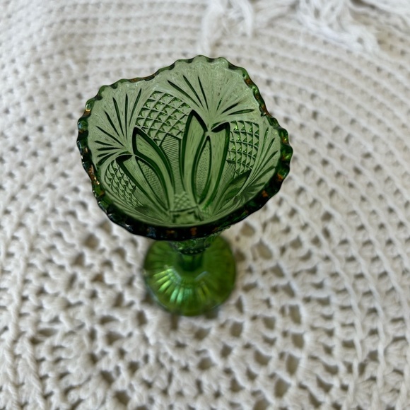 Vintage Mosser Glass MCM Green Diamond Cut Fluted Vase - Picture 2 of 4